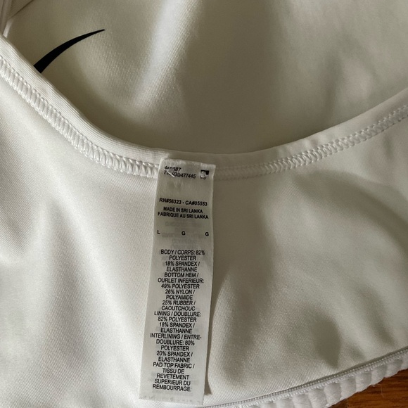 Nike Black and White Sports Bra with Moisture-Wicking Fabric - Picture 6 of 6